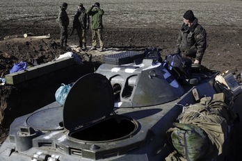 Soldados ucranianos desplegados en Donetsk. (Anatolii STEPANOV/AFP PHOTO)