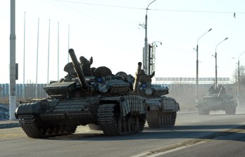 Tanques de las milicias de Donbass. (Vasily MAXIMOV / AFP)