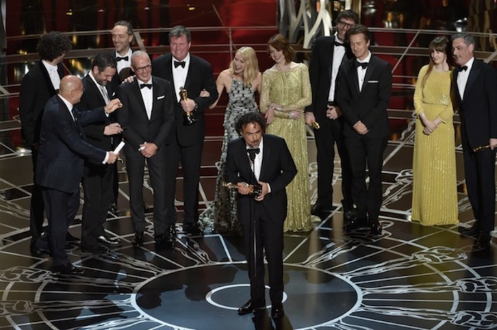Discurso de Alejandro González-Iñarritu tras recoger el premio a la mejor película por ‘Birdman’. (Kevin WINTER / AFP)