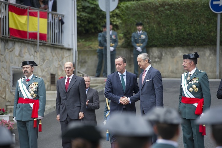 Carlos Urquijo, en la celebración del día de la Guardia Civil en Intxaurrondo. (Jon URBE / ARGAZKI PRESS)