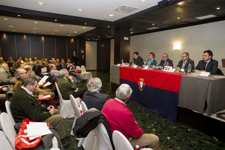 Última asamblea de socios compromisarios de Osasuna, celebrada en diciembre. (Iñigo URIZ / ARGAZKI PRESS)