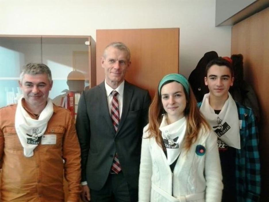 Tras reunirse con Helmut Scholz, europarlamentario alemán de DIE LINKE. (ETXERAT)