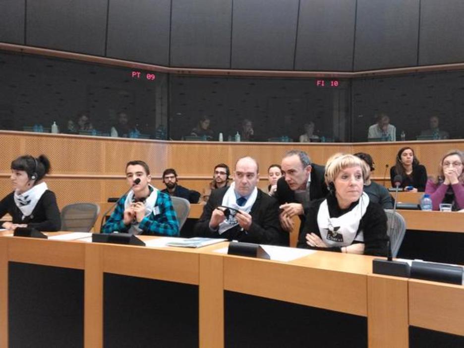 Eurekin izan dute Josu Juaristi (EH Bildu) GUE/NGL-ren bilkuran. (@EtxeratElkartea)
