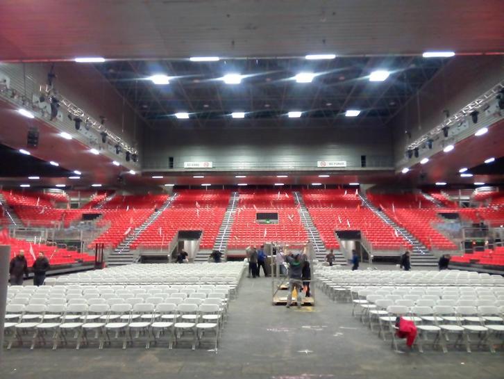 Miles de personas se van a dar cita en el BEC esta tarde. (via twitter @EHBildu)