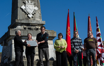 Amaiurko gazteluan burutu dute ekitaldia. (Jagoba MANTEROLA / ARGAZKI PRESS)