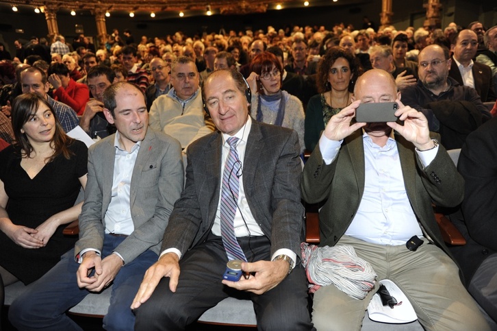 Currin y Paul Ríos durante el acto. (ARGAZKI PRESS)