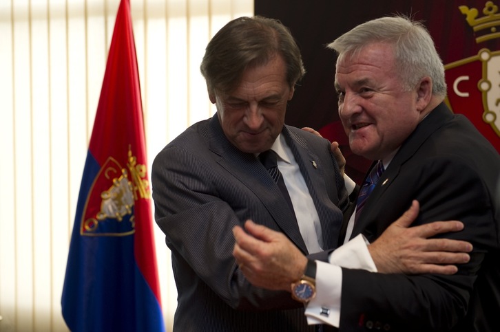 Archanco e Izco, durante la proclamación como presidente del primero. (Lander FDZ. ARROIABE / ARGAZKI PRESS)