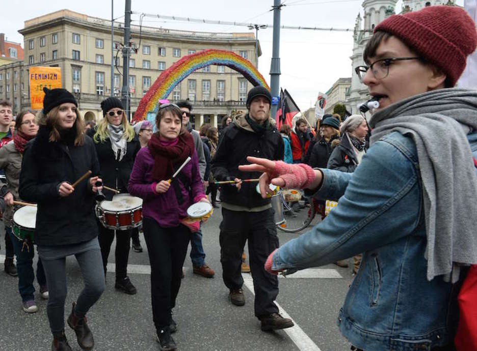 <strong>Warsaw.</strong> Batukada en la ciudad polaca de Warsaw.  (Janek SKARZYSNSKI)