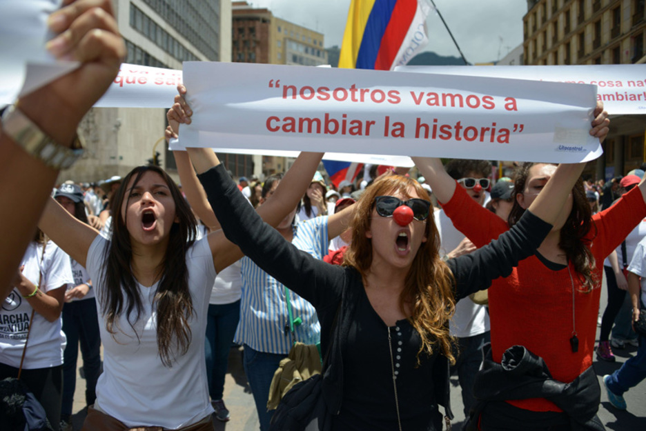 <strong>Bogotá.</strong> Miles de personas participaron en la marcha de Bogotá del 8M. (Eitan ABRAMOVICH)