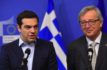 Tsipras y Juncker, en la comparecencia realizada en Bruselas. (Emmanuel DUNAND / AFP)