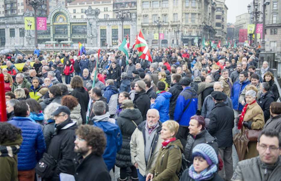 Jendetza Bilbon Arriagara iristen.