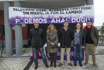 Roberto Uriarte, en la presentación de Podemos-Ahal Dugu en Irun. (Jon URBE / ARGAZKI PRESS)