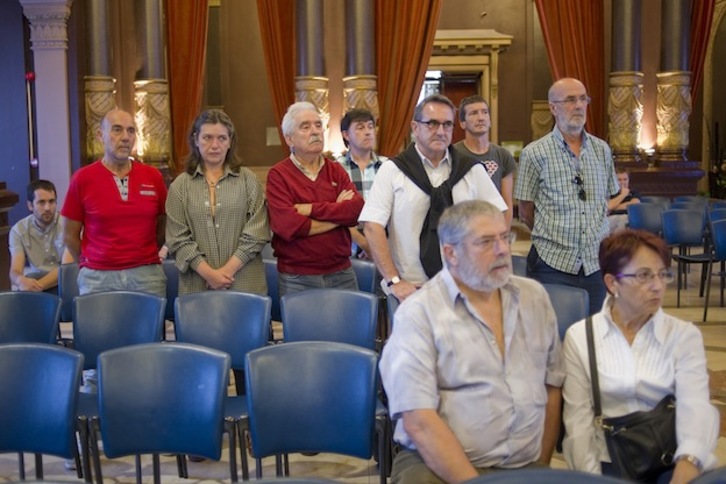 Representantes de las asociaciones de vecinos, en uno de los plenos municipales. (Juan Carlos RUIZ / ARGAZKI PRESS)
