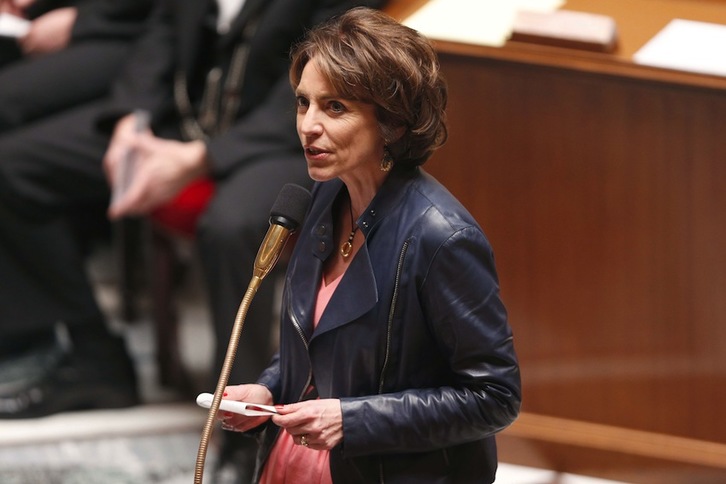 La ministra francesa de Sanidad, Marisol Touraine, interviene en la Asamblea francesa. (François GUILLOT/AFP)