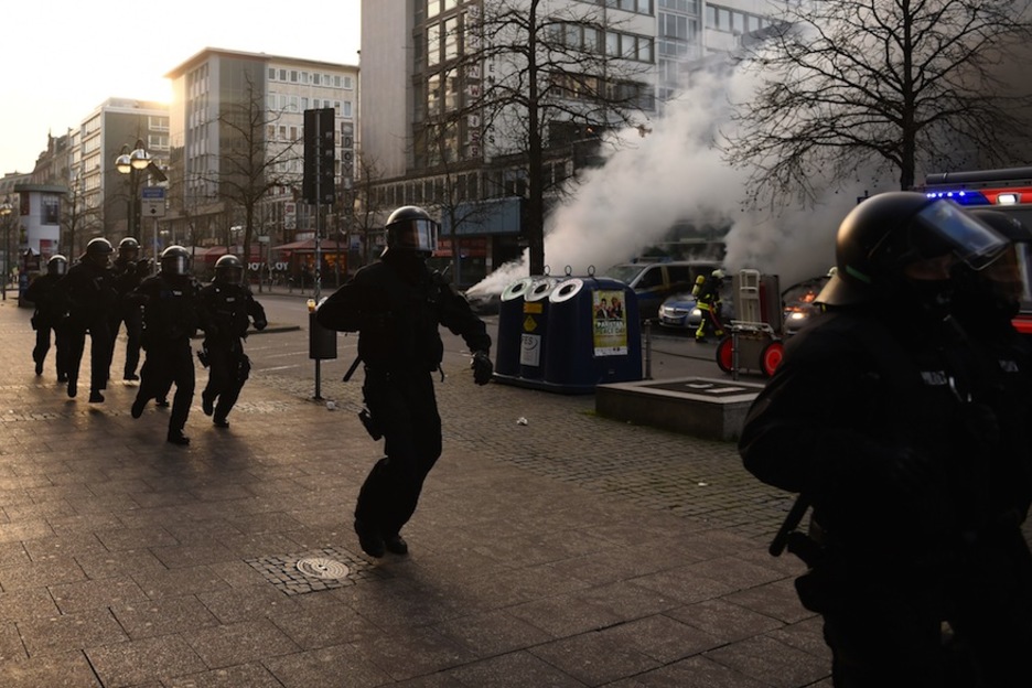 Se han visto carreras por las calles de Frankfurt. (Odd ANDERSEN / AFP)