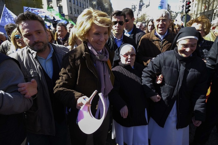 Esperanza Aguirre, en una marcha contra el derecho al aborto. (Pedro ARMESTRE / AFP)