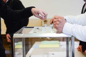 18 heures les bureaux sont fermés, l'heure est au dépouillage. Retour en images sur la journée de vote du premier tour des élections départementales. © Aurore Lucas