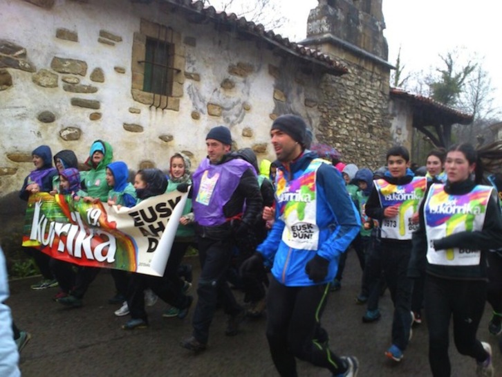 Korrika gaur goizean, Aramaion. (@gara_miantzi)