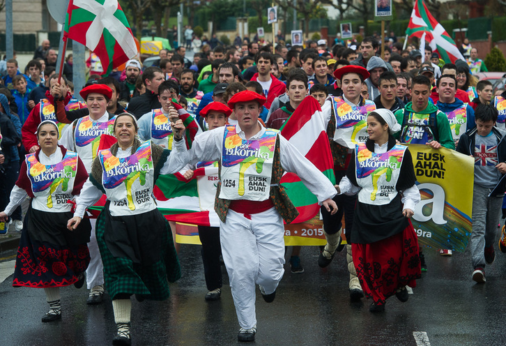 Korrika en Uribe Kosta. (Luis JAUREGIALTZO / ARGAZKI PRESS)
