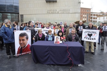 Rueda de prensa ofrecida este mediodía. (Jon URBE / ARGAZKI PRESS)