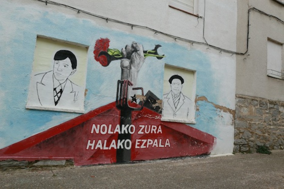 Martxoaren 3ko sarraskian hildako Romualdo Barrosoren omenezko murala.  (Gotzon ARANBURU)