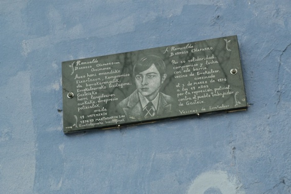 Romualdo Barrosoren aldeko oroigarria.  (Gotzon ARANBURU)