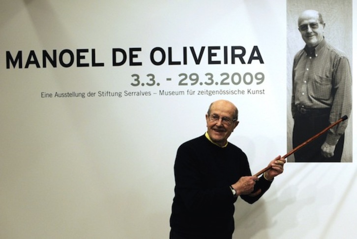 Manoel de Oliveira, en 2009, en la inauguración de una exposición sobre su obra. (Barbara SAX/AFP PHOTO)