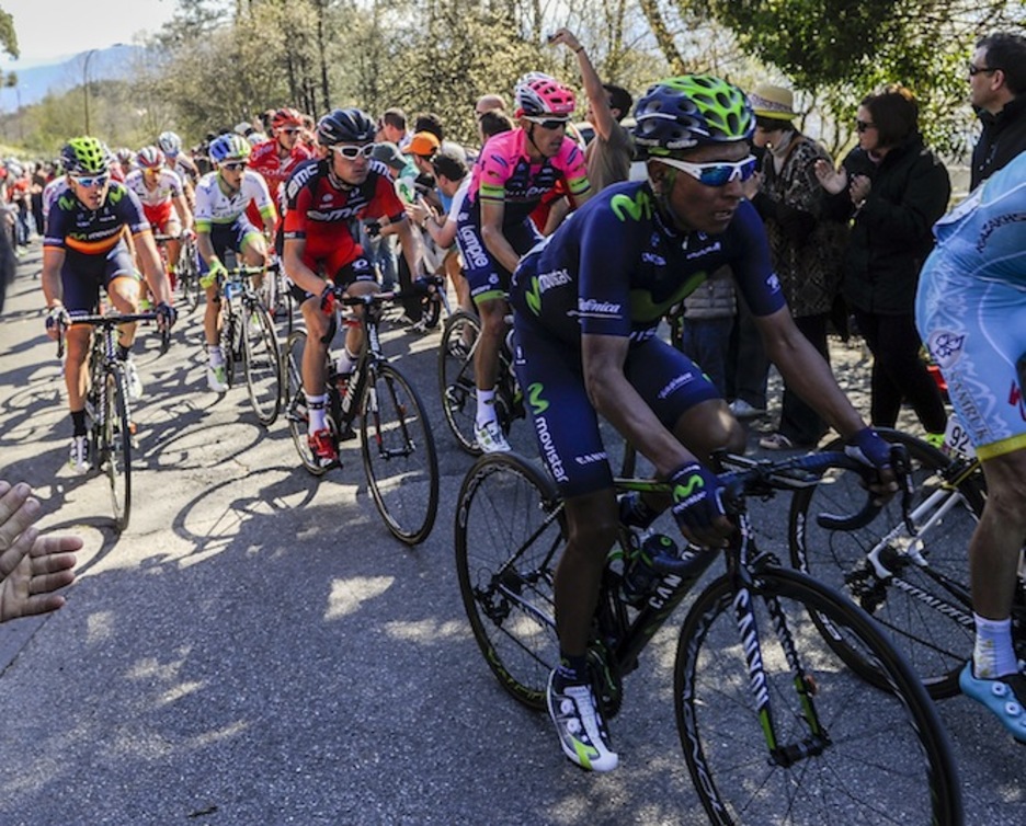 Nairo Quintana, Gangureneko igoeran. (Luis JAUREGIALTZO/ARGAZKI PRESS)