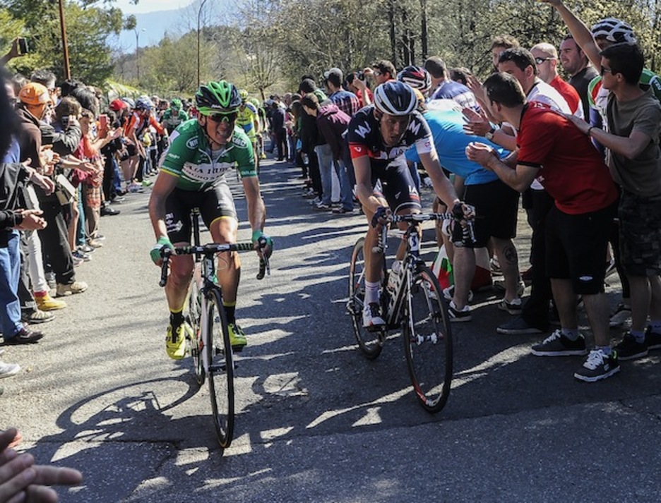 Amets Txurruka, Gangureneko gaina igotzen. (Luis JAUREGIALTZO/ARGAZKI PRESS)