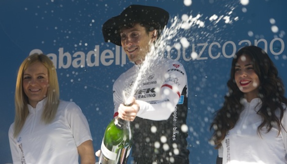 Fabio Felline, garaipena ospatzen. (Raul BOGAJO/ARGAZKI PRESS)