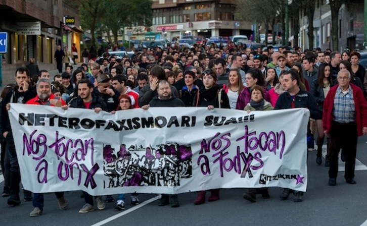 Eraso homofoboaren aurka Algortan egin duten mobilizazioa. (Marisol RAMIREZ/ARGAZKI PRESS)