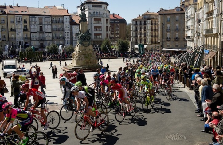 Salida neutralizada en Gasteiz. (Raúl BOGAJO/ARGAZKI PRESS)