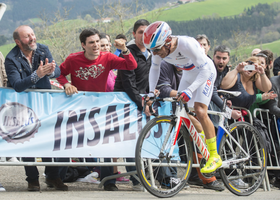 Ez pentsa Purito Rodriguezek sufritu ez duenik, majo lan eginda lortu du Itzulia. Ez pentsa Purito Rodriguezek sufritu ez duenik, majo lan eginda lortu du Itzulia.