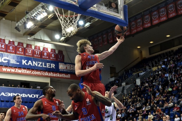 Kirilenko ha terminado con 34 de valoración en la paliza del CSKA al Panathinaikos. (Kirill KUDRYAVTSEV / AFP)