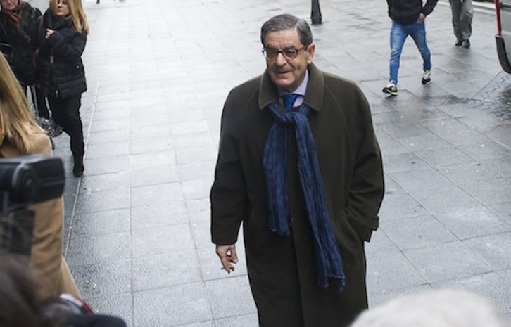 Mario Fernández, al acudir a declarar ante el fiscal. (Luis JAUREGIALTZO / ARGAZKI PRESS)
