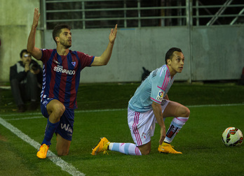 Eibarrek galdu egin du Ipuruan. (Raul BOGAJO / ARGAZKI PRESS)