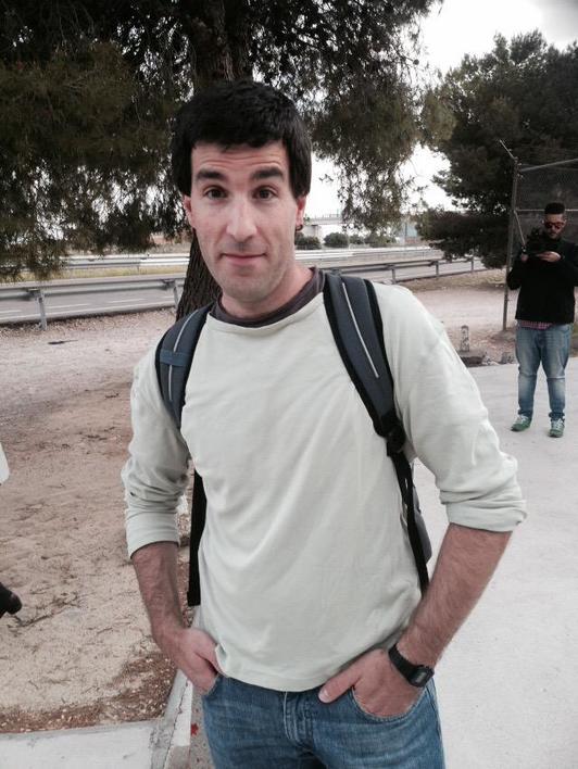 Zigor Ruiz, a su salida de la cárcel de Herrera. (@BakartxoR)