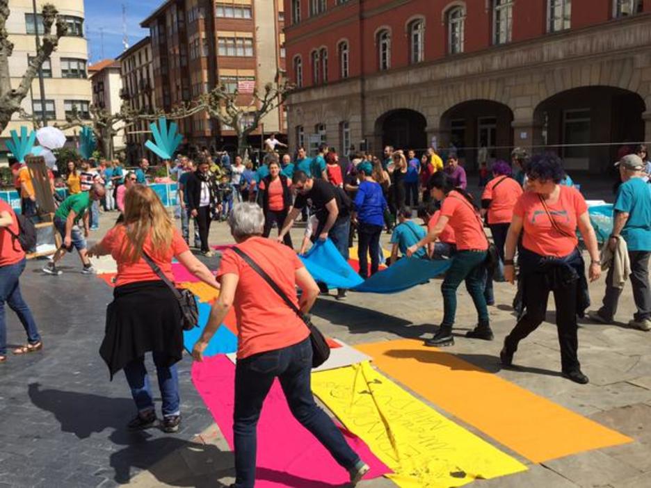 Erandio kolorez jantzi dute. (via twitter @GureEskuDagoErandio) Erandio kolorez jantzi dute. (via twitter @GureEskuDagoErandio)