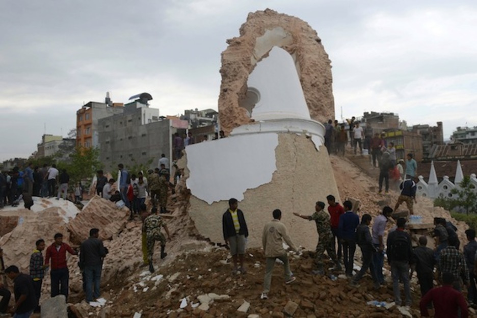 La emblemática torre de Darahara, totalmente destruida. (Prakash MATHEMA/AFP PHOTO)