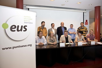 PuntuEUS fundazioaren agerraldia 2013ko ekainean, ICANN-ek domeinua onartu eta hurrengo egunean. (Jon HERNAEZ / ARGAZKI PRESS)