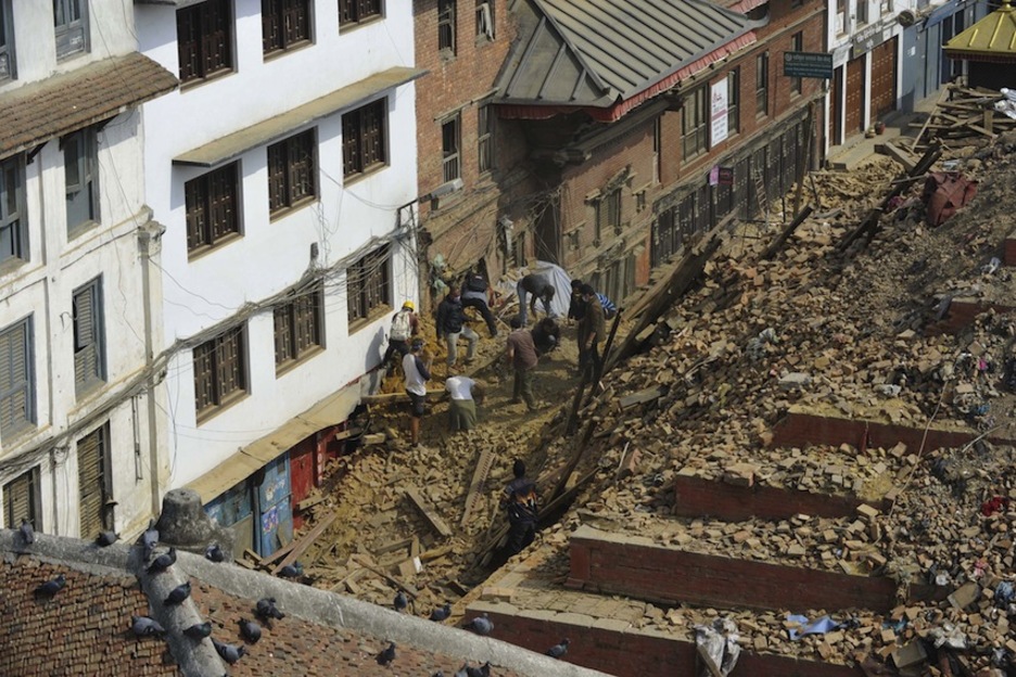 Katmandun garbiketa lanetan. (Prakash MATHEMA / AFP)