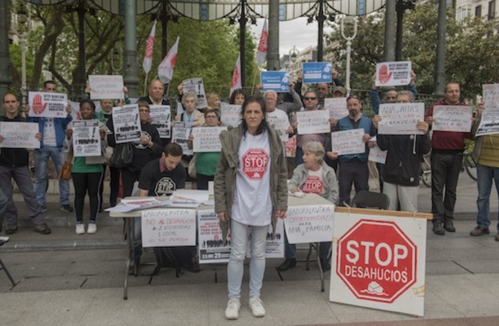 Comparecencia de Stop Desahucios en Donostia. (Andoni CANELLADA/ARGAZKI PRESS)