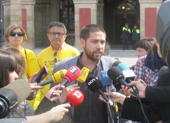 El abogado Eduardo Cáliz, durante la comparecencia de esta mañana. (NAIZ.EUS)