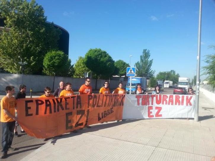 Auzitegi Nazionalaren aurrean epaiketa politikoak eta tortura salatu dituzte auzipetuek. (@EleakMugimendua)