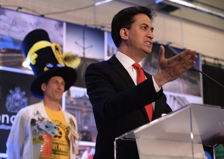 Miliband ha asumido los malos resultados del Partido Laborista. (Oli SCARFF / AFP)