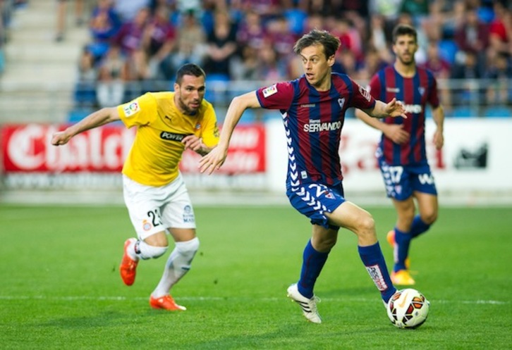 Un lance del encuentro entre el Eibar y el Espanyol. (Gorka RUBIO/ARGAZKI PRESS)
