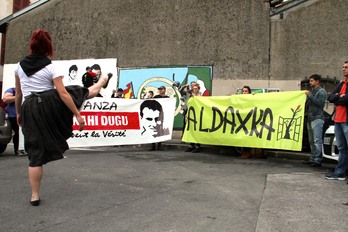 Baionako Patxa plazan burutu dute ekitaldia. (Aurore LUCAS)