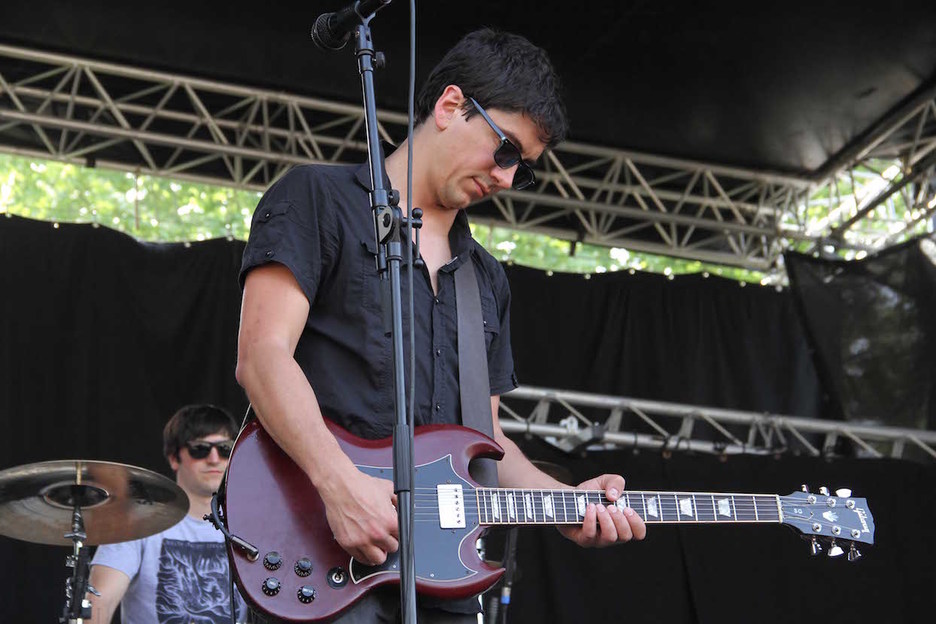 Egunean zehar talde ezberdinek kontzertuak eskaini dituzte.