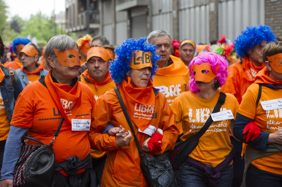 Adin guztietako jendea mozorrotuta agertu da. (Juanan RUIZ / ARGAZKI PRESS) Adin guztietako jendea mozorrotuta agertu da. (Juanan RUIZ / ARGAZKI PRESS)
