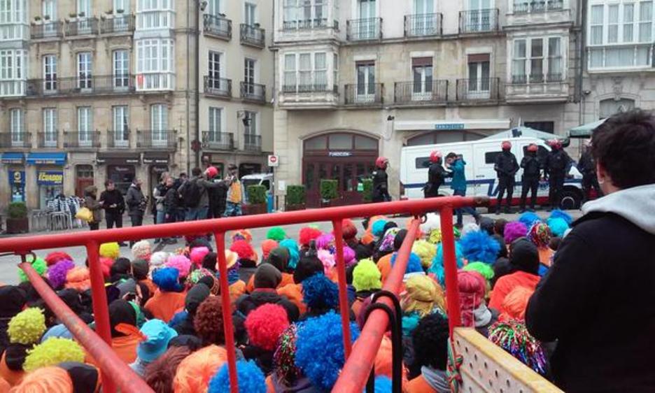 Bertaratu diren kazetariak ere identifikatu ditu Ertzaintzak. (TWITTER) Bertaratu diren kazetariak ere identifikatu ditu Ertzaintzak. (TWITTER)